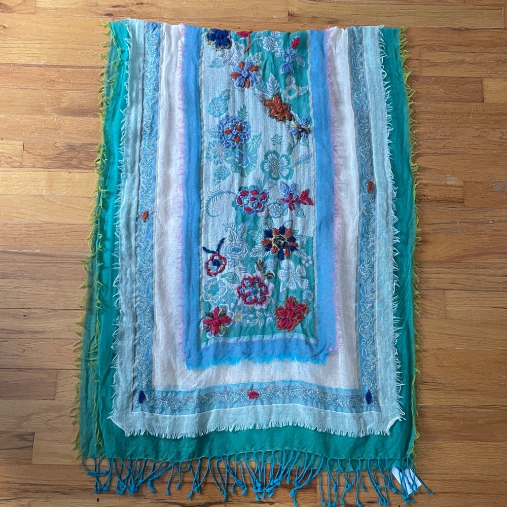 NWT David Jeffery Designs Embroidered Scarf
